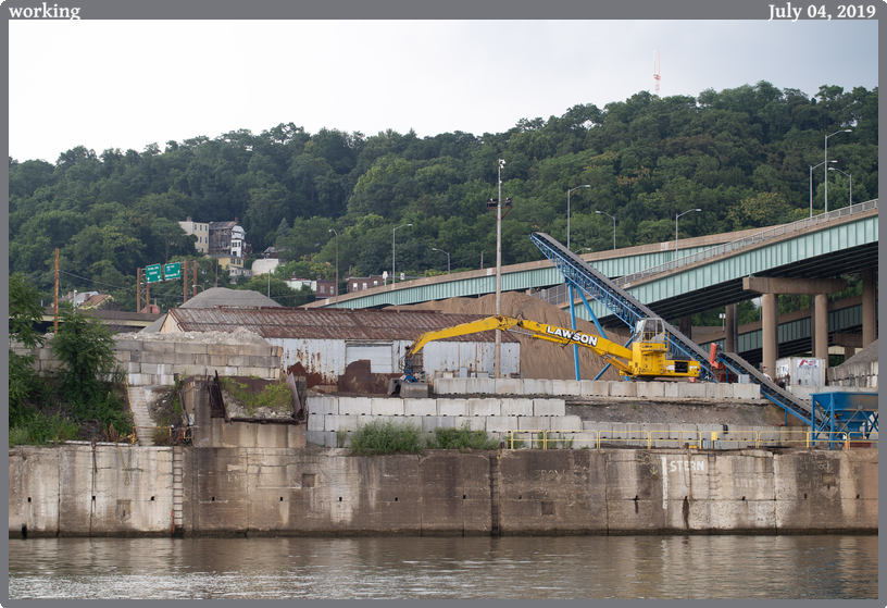 working, taken 2019-07-04 || Canon Canon EOS 6D | 100mm | 1/100s @ f/5