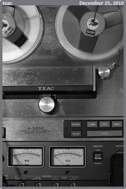 teac, taken 2010-12-25 || Canon Canon EOS REBEL T2i | 50mm | 1/4s @ f/6.3